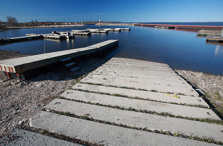 温尼伯湖HeclaMarina的船坡道图片