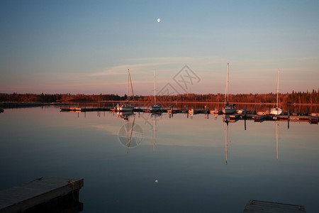 马尼托巴省Hecla的码头背景图片