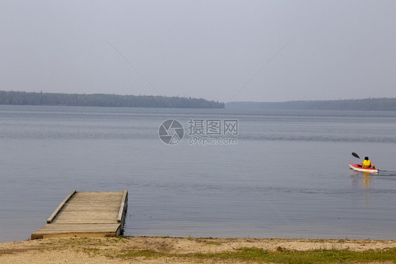 加拿大北湖码头皮艇荒野马尼托巴鸭山图片