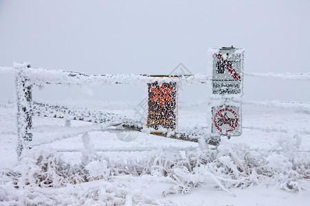 温冬冰霜加拿大萨斯喀彻温加拿大冰风暴标志图片