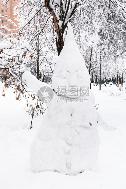 莫斯科市公共城园的雪人冬季降图片