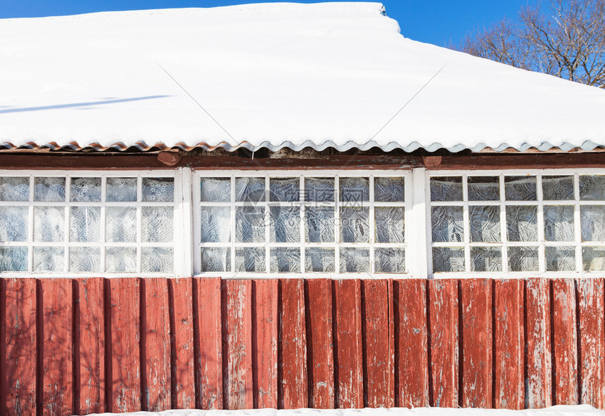 俄罗斯莫伦克地区小村庄冬季雪景图片