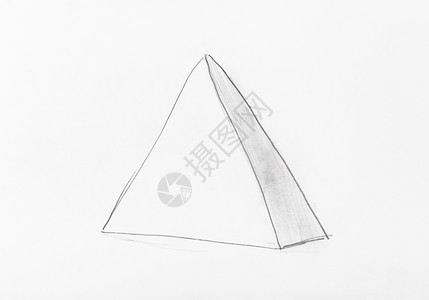 用白纸上的黑铅笔手工绘制的金字塔几何图草图片