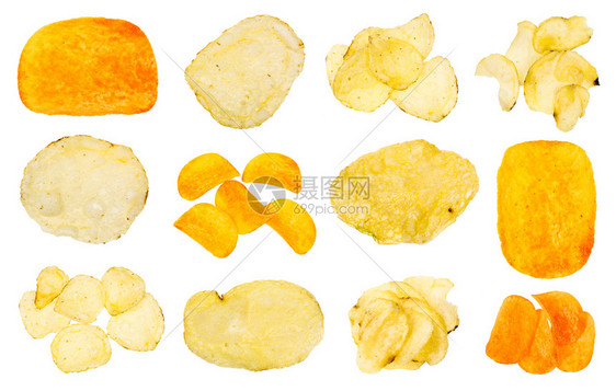 白色背景上孤立的各种土豆薯片图片
