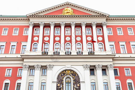 在莫斯科市tverskaya街的莫斯科市政厅大楼外墙宫殿建于1782年图片