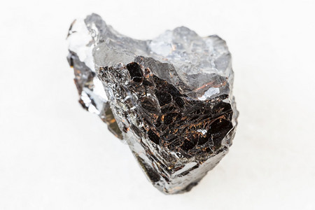 地质采集的天然矿物样本封存来自俄罗斯普里莫耶Dalnegorsk的白大理石底状未粉碎的Sphalerite锌混合岩图片