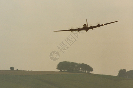 B17飞行堡垒王国轰炸机warplanewarbirdB17飞行团结的图片