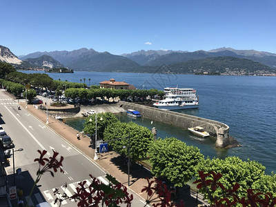 港口旅游斯特雷萨意大利Sresa镇意大利马吉奥雷湖岸景观图片