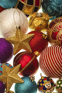 圣诞包和装饰品球丰富多彩的假期图片