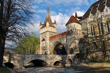 城市旅行匈牙利布达佩斯市Vajdahunyad城堡地标建筑旅游图片