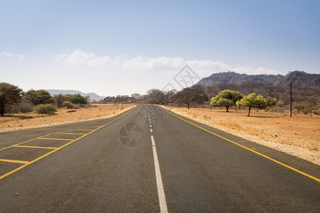 非洲公路的景观图片