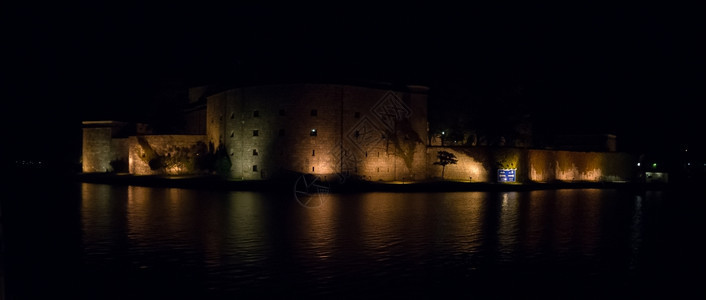 斯德哥尔摩夜晚假期苏威德堡垒的夜情浪漫景色图片
