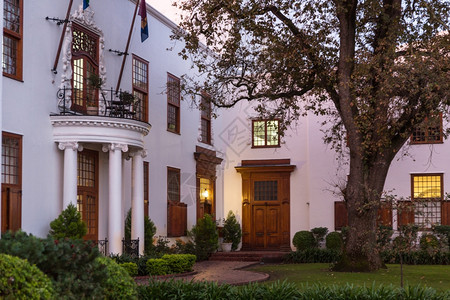 非洲建筑学大厅位于Stellenbosch市中心的Stellenbosch市政厅大楼图片