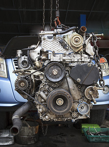 停车场服务轻型卡维修保养的旧柴油车引擎行业老的发动机图片