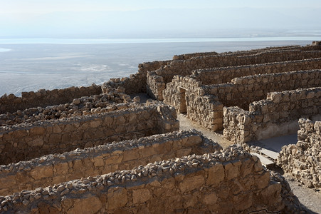 墙壁废墟以色列马萨达堡死海谷的景象图片
