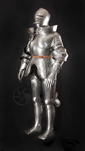 中世纪骑士的盔甲金属保护士兵不受对手冲撞金属保护头盔优质的老图片
