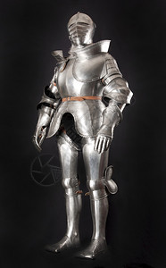 头盔中世纪骑士的甲金属保护士兵不受对手冲撞金属保护历史的古老图片