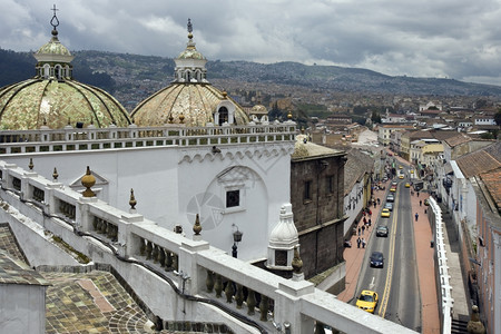 旅游行艾伦厄瓜多尔基圣明各教堂的圆顶图片