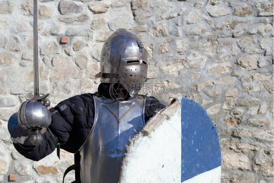 圣骑士盔甲历史中世纪金属装甲和头盔雇佣军骑士图片