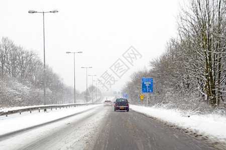 阿姆斯特丹雪中的高速公路图片