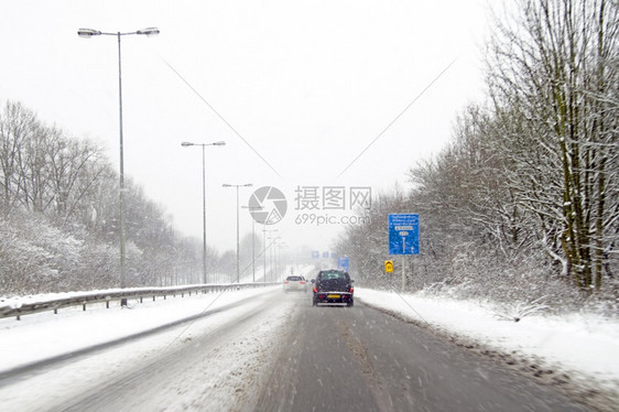 阿姆斯特丹雪中的高速公路图片