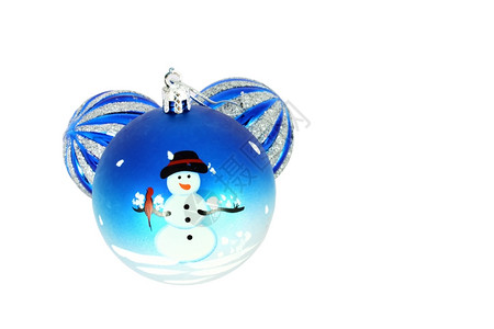蓝色的圣诞节球白雪人孤立在身上庆典色的图片