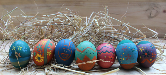 天周一复活节伊斯特鸡蛋多彩的复活节庆典图片