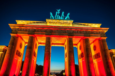 柏林勃兰登堡门照亮的勃兰登堡门历史夜晚建筑学图片