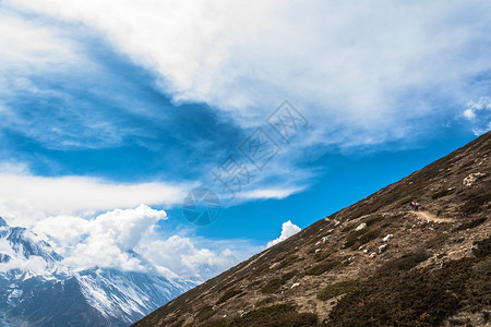 壮阔伟丽的山间风景图片