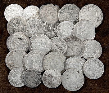 宝藏古老的银质硬币可能有收集的年龄金属图片