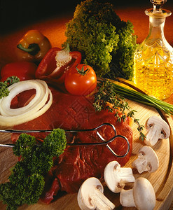 准备选择烹饪主要牛肉排的原料厨房食物图片