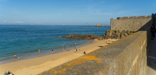 夏天海边建筑图片