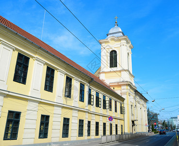 天主教寺庙城市Timisoara市罗马尼亚教堂和MisericordianMonks里程碑医院图片