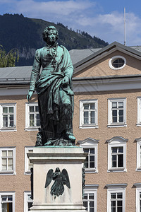欧洲奥地利萨尔茨堡市莫扎特广场作曲家沃尔夫冈阿马迪乌斯莫扎特纪念雕像艾伦旅游图片
