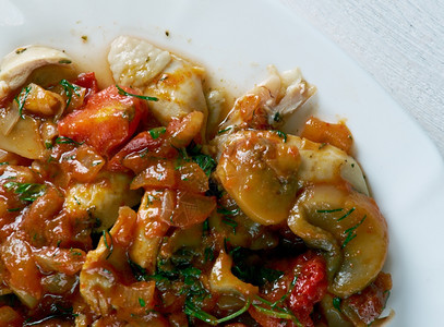 花椒卧式你做梦MantarlTavukSote土耳其鸡肉和蘑菇炖菜乡村酱图片