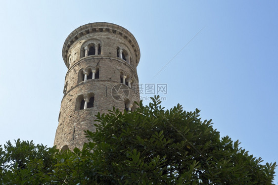 10世纪在意大利拉文纳建造了DuomoCampanile钟楼冲天炉纪念碑意大利语图片