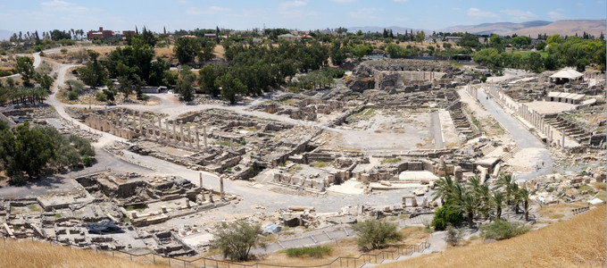 柱子圆形剧场以色列古罗马城市BetShean的废墟澡堂图片