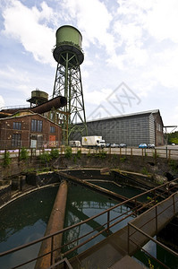 德国北莱茵威斯特法伦在Bochum的Jahrhunduthalle废弃工业建筑塔图片