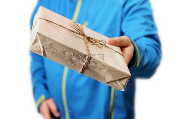 命令手邮件持有包裹运送的男信使服务工人图片