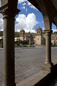 美国人地标旅行南美洲秘鲁库斯科市Cuzco大教堂和Armas广场图片