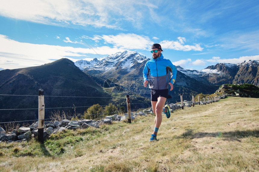 跑步与登山 哪种运动更适合你 (跑步与登山哪个累)