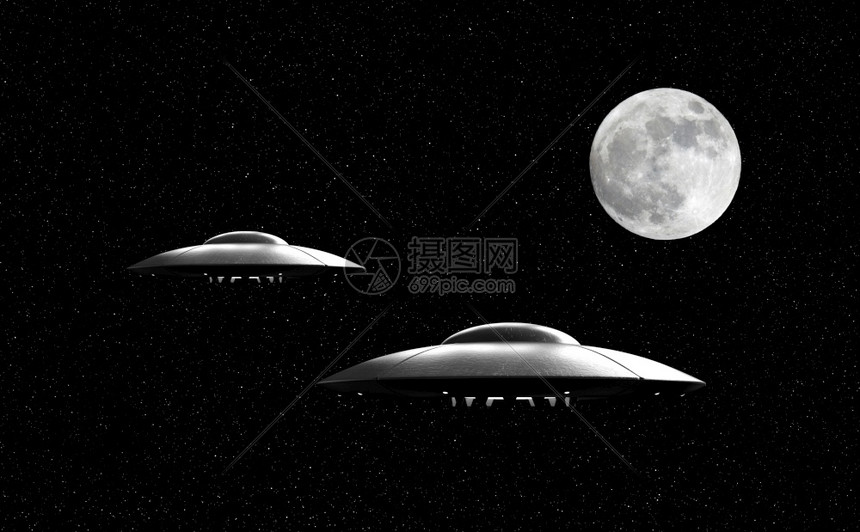 宇宙星际背景和月亮上3度飞碟变异侵略者外星人图片