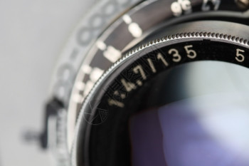 萨姆纳斯场地一台古董四轮驱动6照相机镜头片的宏观照老图片