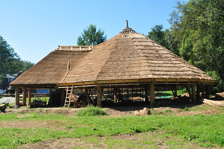 村庄旅游Romanania族裔博物馆木屋建筑结构顶图片