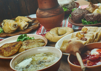 乌克兰菜各种传统盘顶端风景瓦雷尼基美食什锦的图片