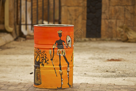 涂在油罐上的农村美术作品在油罐上涂画的农村美术作品路面屋旅行图片