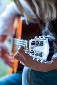 音乐家谁学习吉他的女孩详情音乐图片