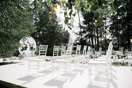 白色婚礼现场布置图片