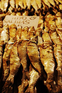在市场上销售的干鱼在Philipine拍摄的照片海鲜亚洲食物图片