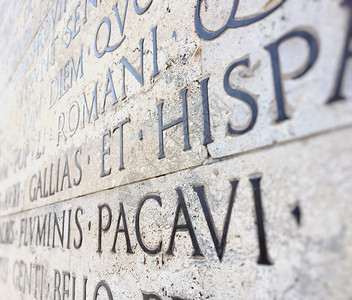 大理石墙上的古罗马人传记老的题词教育图片